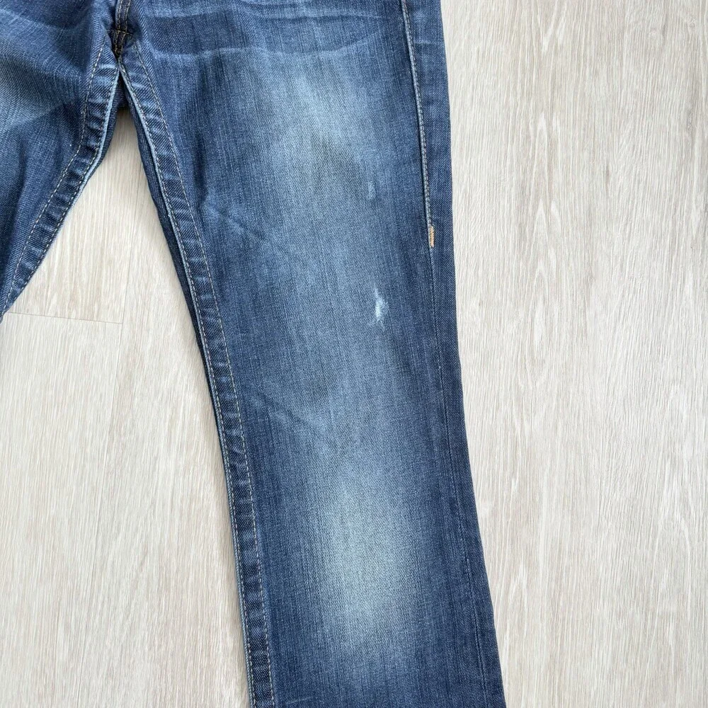 True Religion Billy Jeans Size 26 Low Rise Bootcut Distressed Women EUC - Picture 8 of 16